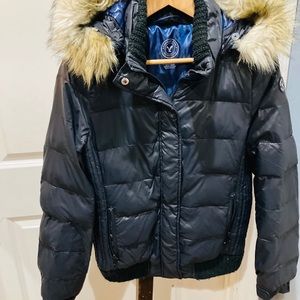 American Eagle poofy hooded coat. Youth Medium,